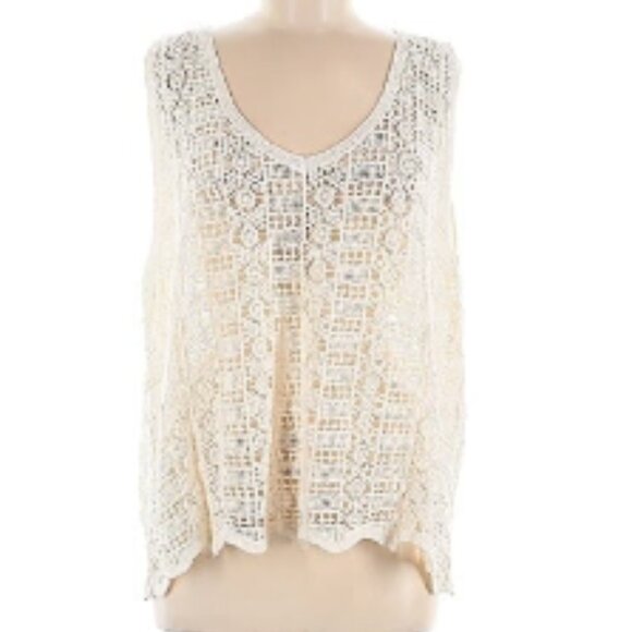 TIMING Crochet Top - Picture 6 of 7